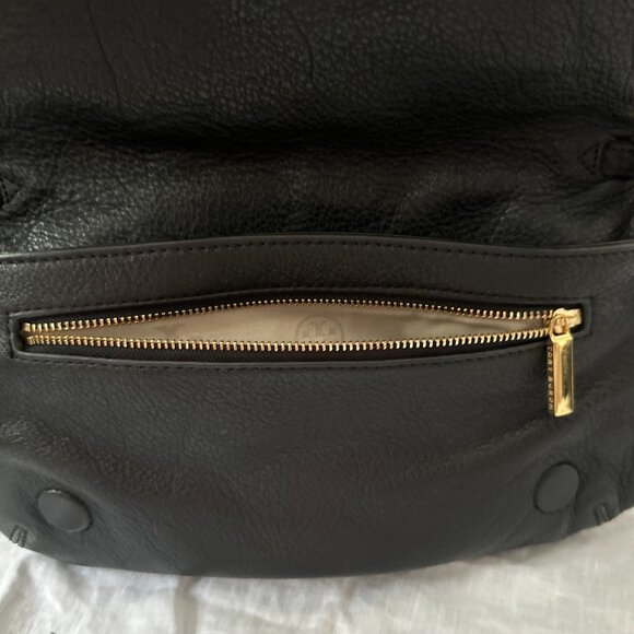 Tory Burch ‘Amanda Logo Clutch’ - Picture 2 of 5